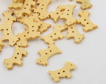 5 wooden buttons nature