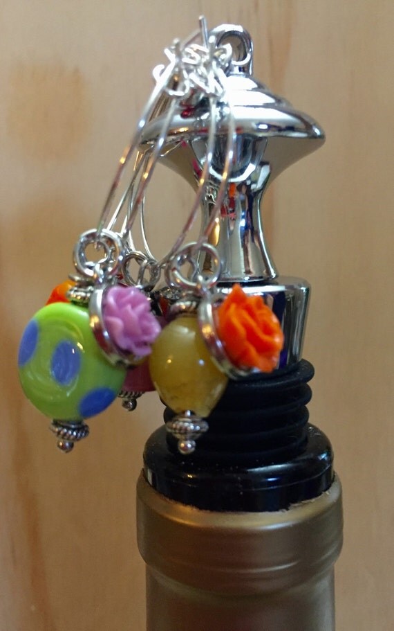 NEW Wine Stopper with Detatchable Wine Glass Markers