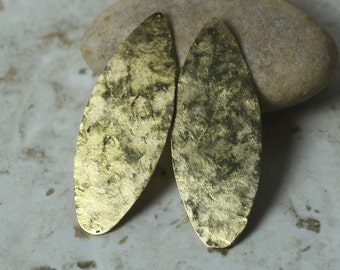 Hand hammered textured matt finish gold plated dangle size 46x18mm, 2 pcs (item ID XMXW01708GPK)