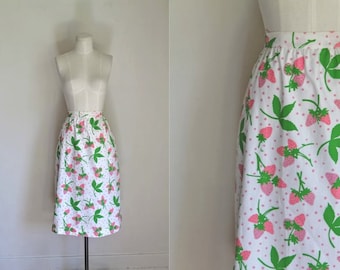 vintage vested gentress skirt - STRAWBERRY PICKING novelty print skirt / M