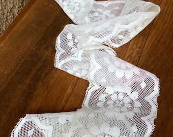 White Vintage Floral Lace Trim - antique lace, retro lace, sewing supply, wedding supply, bridal lace, thin lace trim, polyester lace, wide