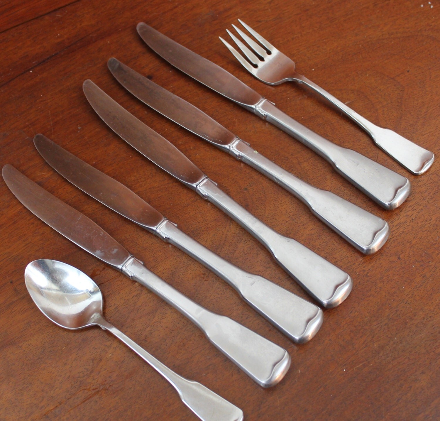 Oneida AMERICAN COLONIAL Americana Colonial Style Flatware