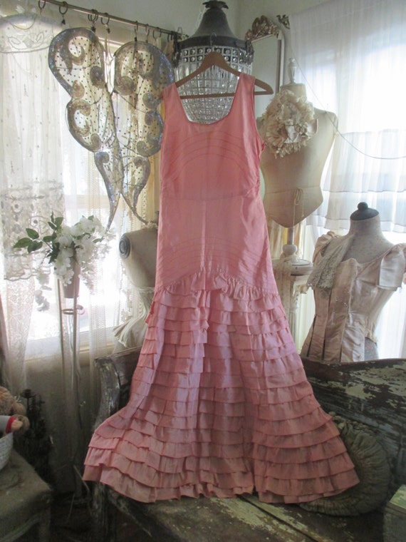 vintage shabby chic pink taffeta style ruffled dress q116 vintage shabby chic pink taffeta style ruffled dress q116