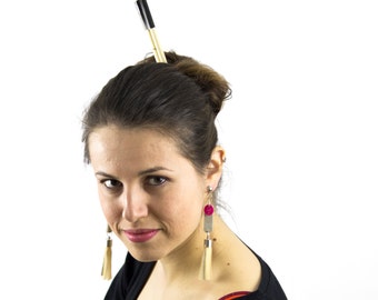 earrings in lasercut plexiglass and faux leather in goldenrod and magenta