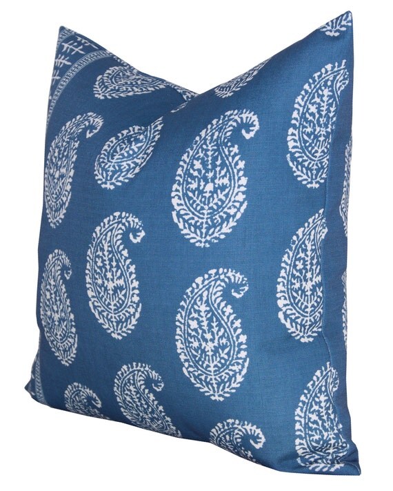 OUTDOOR Kashmir Paisley pillow cover in Indigo