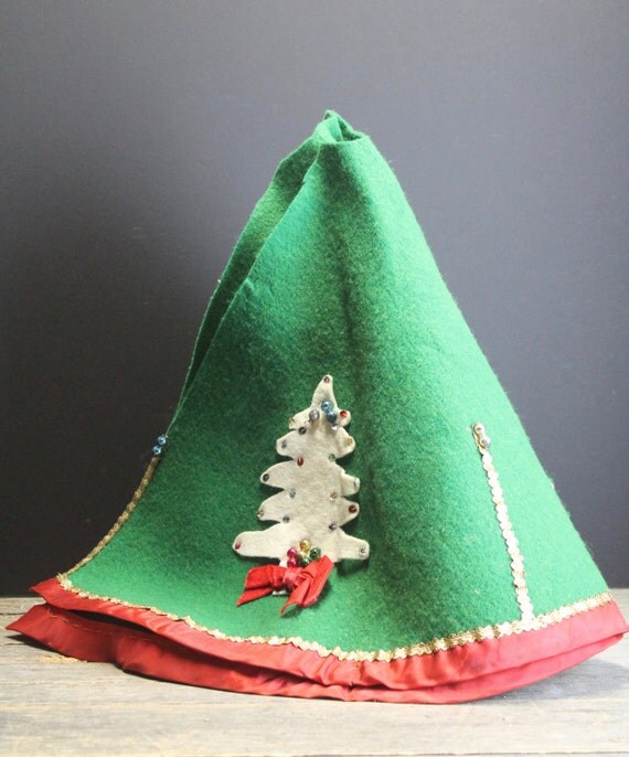 vintage green felt christmas tree skirt ornaments sequins vintage green felt christmas tree skirt ornaments sequins