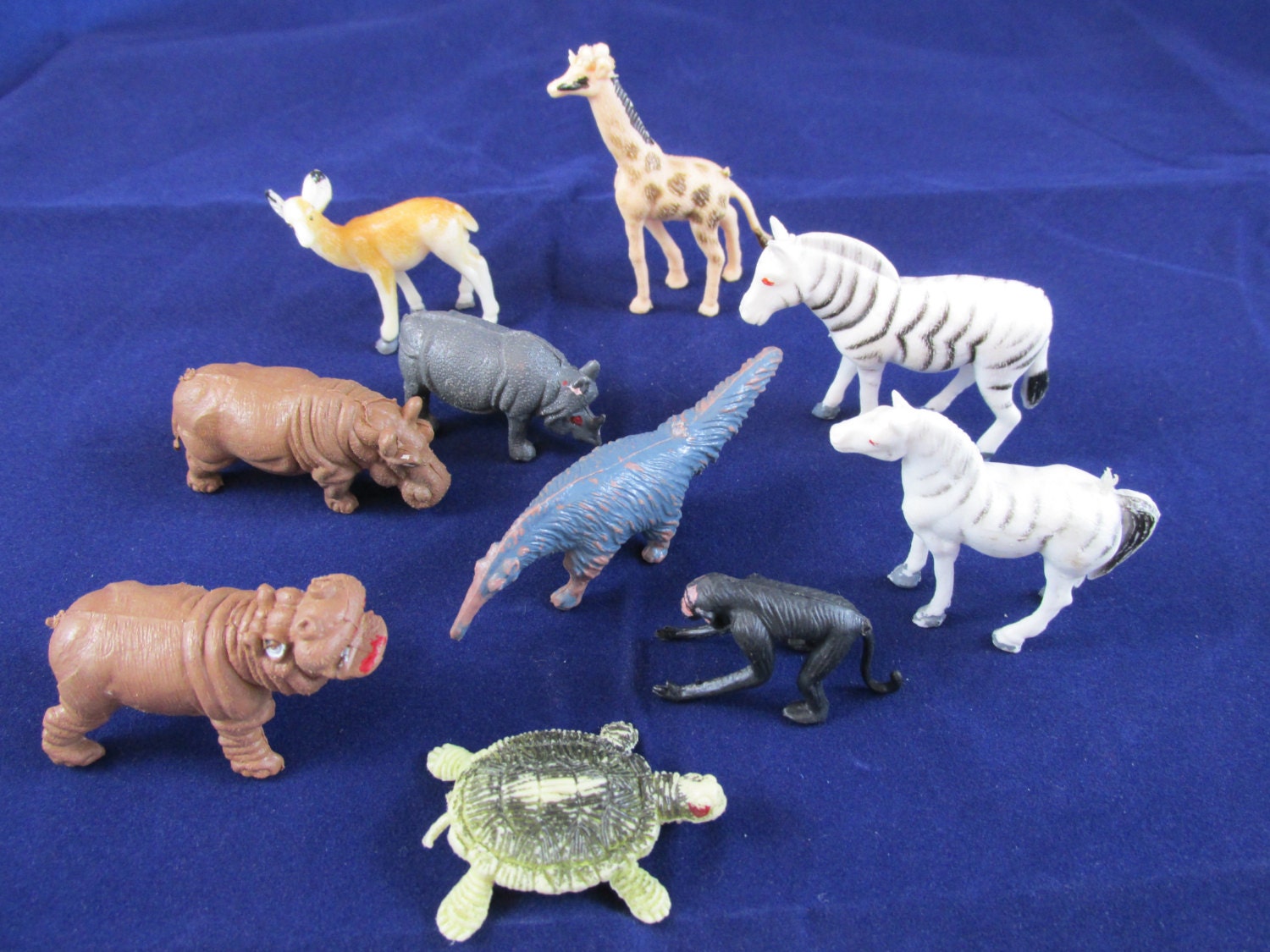 small plastic animals bulk