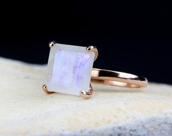 SUMMER SALE - Rose gold ring,rainbow moonstone ring,square ring,prong ring,solitaire ring,gemstone ring,semiprecious ring,pink gold ring