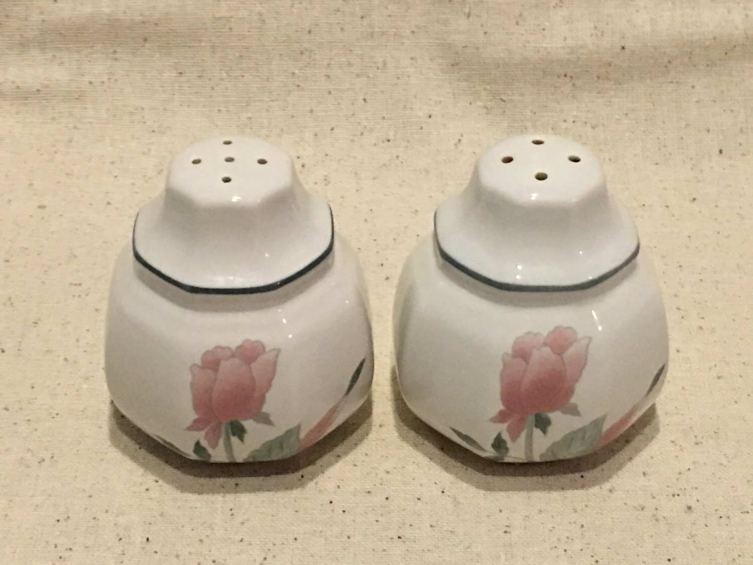 Salt and Pepper Shakers Mikasa Silk Flowers by yarnworksandmore