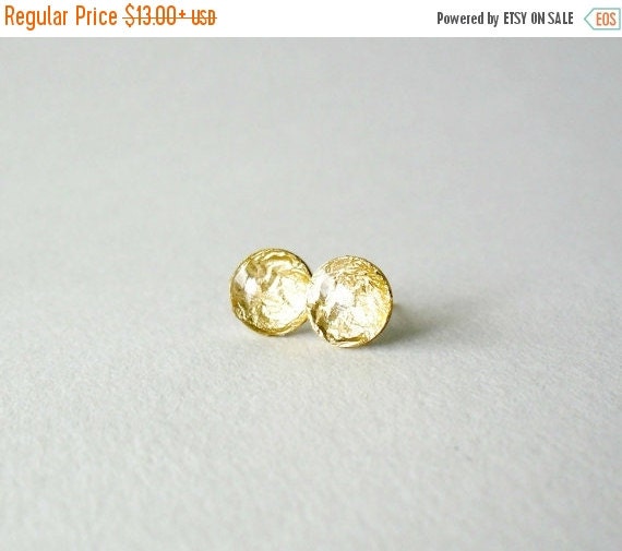 Gold disk stud earrings Golden round post earrings Delicate everyday
