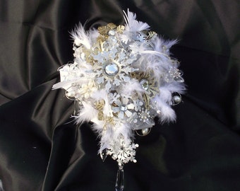 Snowflake winter wedding bouquet, winter bridal bouquet, winter bouquet, Christmas wedding, tassel bouquet, feather wedding bouquet