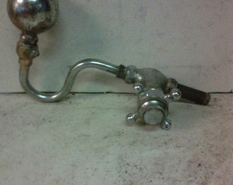Drinking fountain faucet