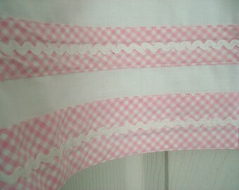 Vintage Pottery Barn Kids Valance Pink Gingham on Ivory Rick Rack Trim Shabby Cottage Chic 18" x 44"