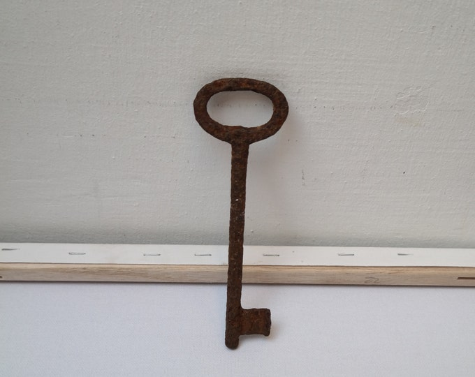 Large antique key/Large Antique Skeleton Key - Vintage Hardware/gate key/skeleton key from 1900