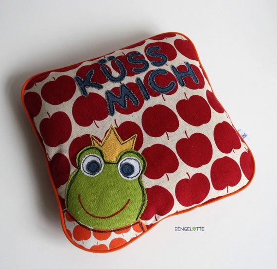 ebbo frog pillow