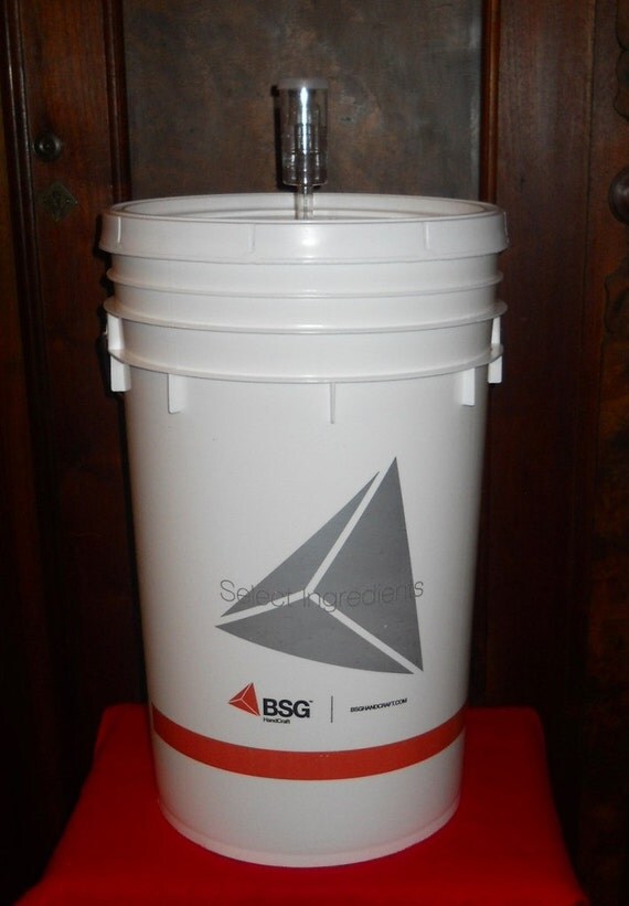 Fermentation Bucket w/Lid and Airlock 6.5 Gallon Primary
