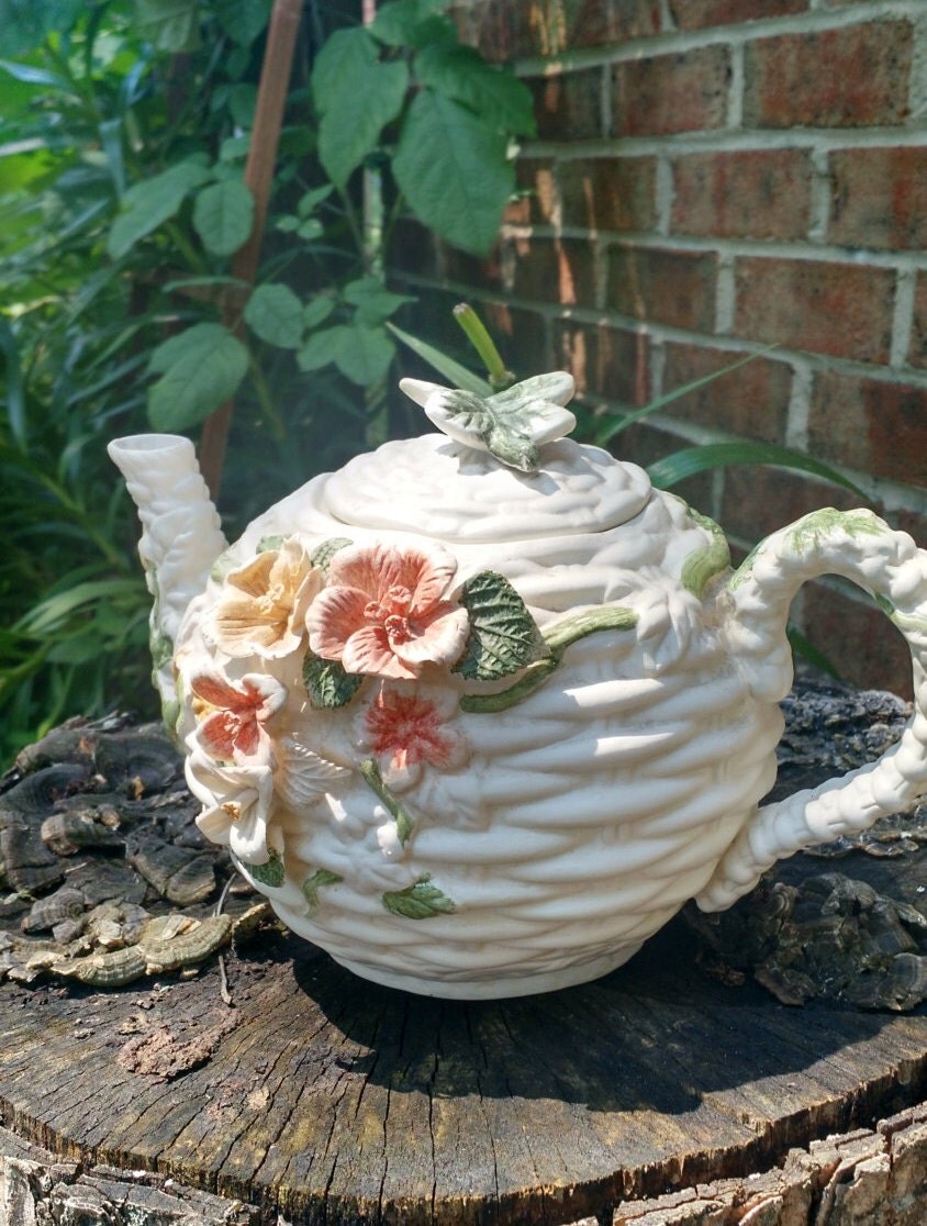 Vintage Bisque Ceramic Basket Weave Teapot/Steeping Pot with