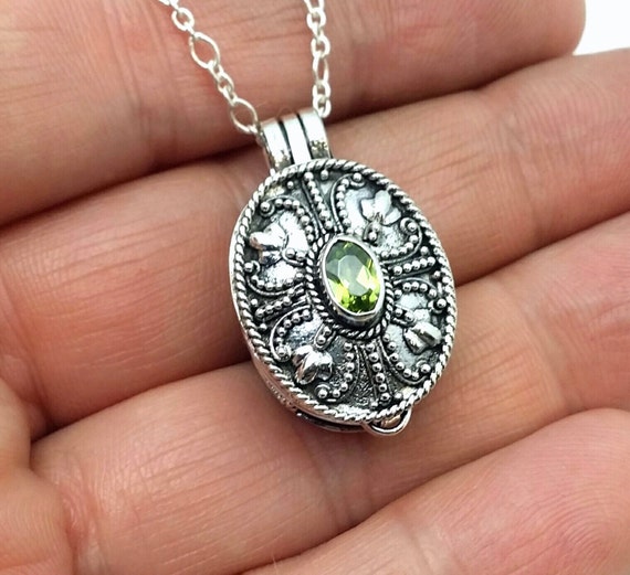 stash necklace