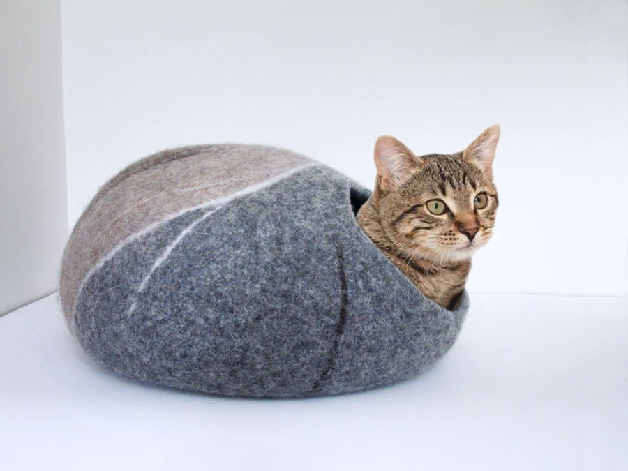 Cat Cave Felted Wool in grey beige and brown colours pebble