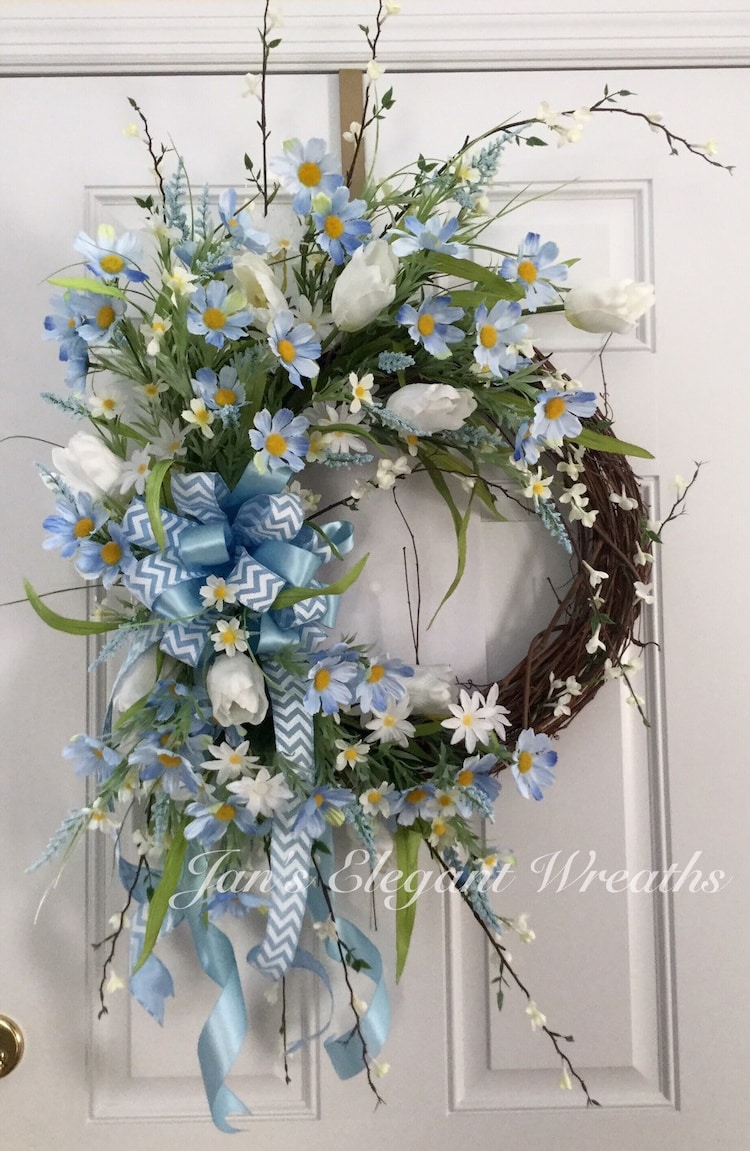 Blue Spring Wreath. Blue daisy wreath. by JansElegantWreaths