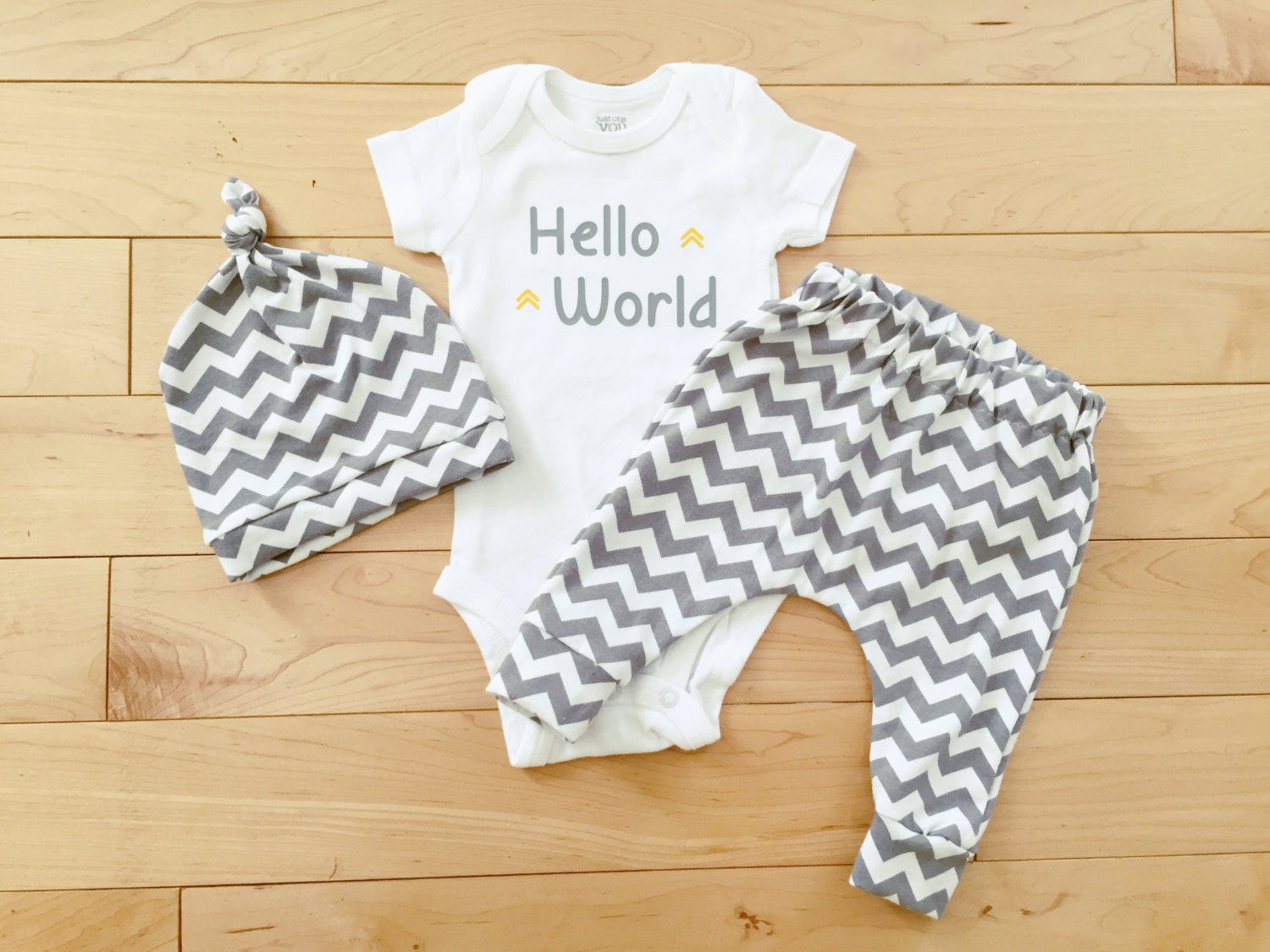 Gender Neutral Baby Coming Home Outfit / Unisex Baby Clothes