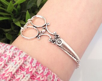 Scissor Bracelet, Hairdresser Jewelry, Hair Stylist Gift For Her, Cute Shear Charm, Seamstress Jewelry, Victorian Jewelry, Antique Silver