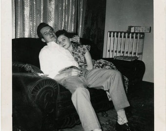 vintage photo 1950s How Sweet Lovey Couple on Couch snapshot photo