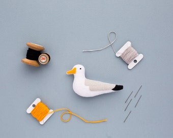 felt seagull brooch - handmade bird accessory - seagull jewellery