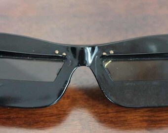 Brevete SGDG sunglasses glasses for fishing Lunette Radar 1950's unusual design black side covers rectangular openings anti no glare France