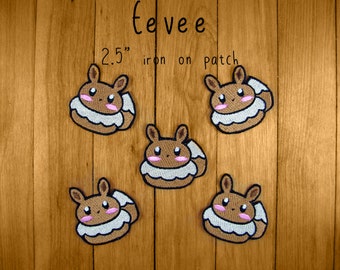 Felpa O Maglietta? No, è La Camicia Donna Fifth Sun Con Faccia Di Eevee Di Pokemon!