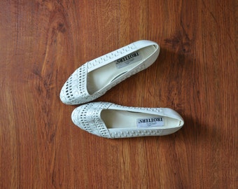 CD 26 Bow Ballet Flat Embroidered Sheepskin