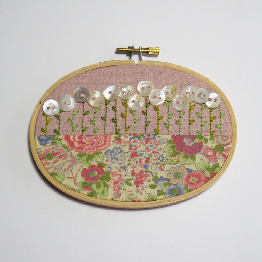 Small Oval Embroidery Hoop Garden with Vintage Liberty Print