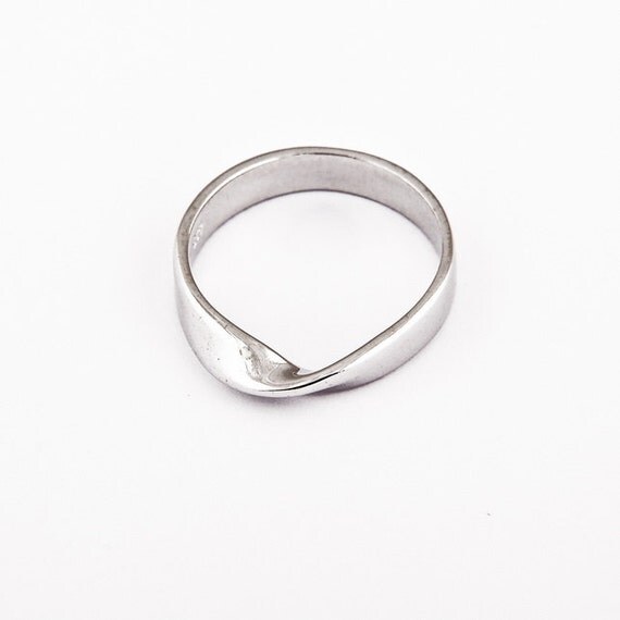 zizoo70 - Cyber Monday -20 % Sales Silver Mobius Ring, Silver Stacking ...