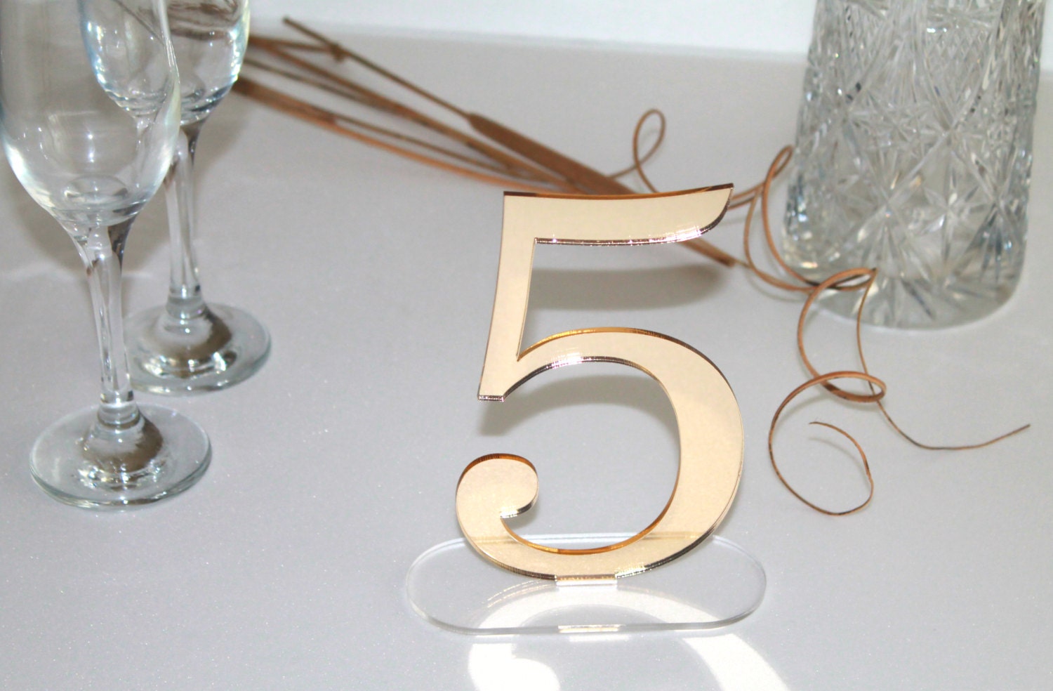 Gold mirror table numbers Wedding centrepiece Numbers stand