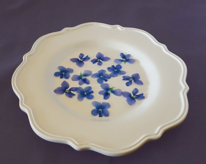 Edible Violets, Wafer Paper Toppers for Cakes, Cupcakes or Cookies