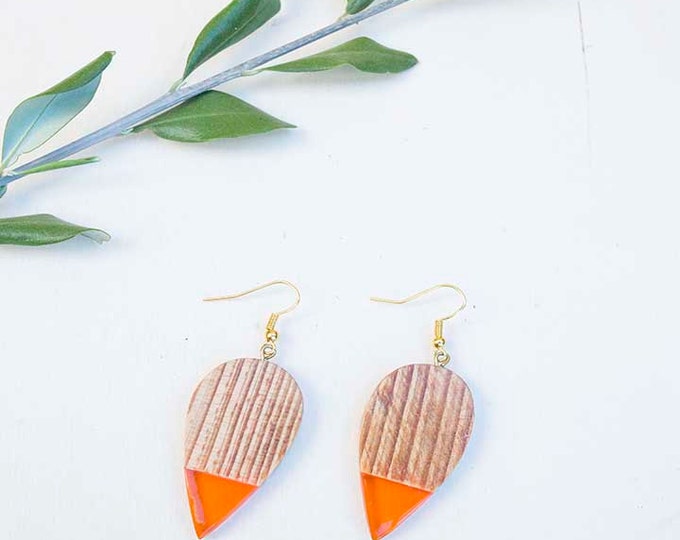 Wood earrings, orange earrings, orange resin earrings, gift for women, wood jewelry, resin jewelry, birthday gift, colorful earrings