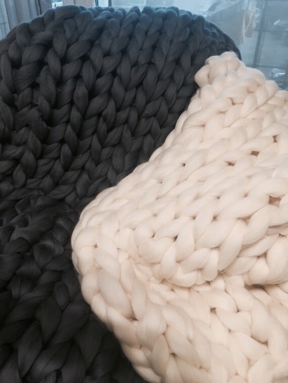 DIY | Arm Knitted Cosy Chunky Blanket - Made Up Style