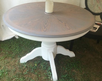 Round White Pedastool Table