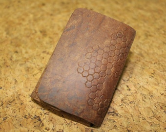simple leather wallet - honeycomb print