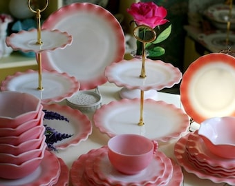 hazel atlas pink ruffle cake stand