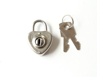 Small Heart Lock and Keys - heart padlock and key . heart shaped lock mini padlock diary lock . mini lock silver heart charm . journal lock
