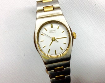 Beautiful Vintage SEIKO ladies classic wrist watch by Watchchas