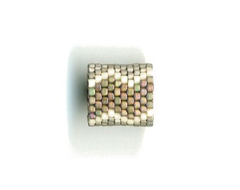 Woven Glass Bead Ring Size 8 * ... ... ... 21mm/o 18mm/i ... ... ... ... ... 08x39 * 1
