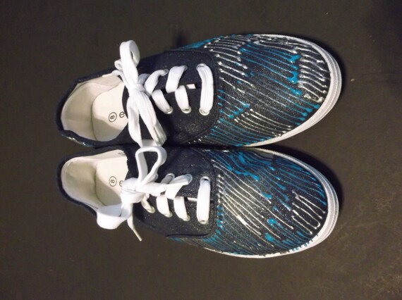 navy leather tennis shoes