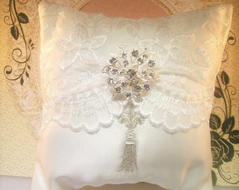 Rhinestone Brooch Cushion
