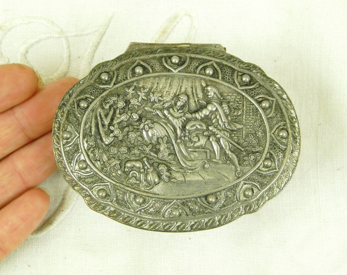 Vintage French Metal Trinket Box Depicting a Romantic Scene / French Country Decor / Retro Home Interior / Brocante / Love / Shabby Chic