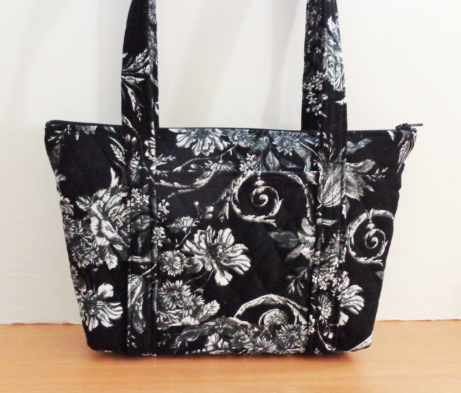 Black Grey White Flowers Print Small Quilted Purse