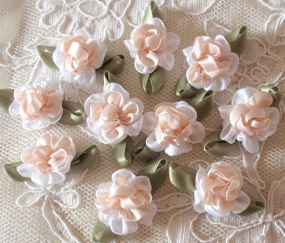 10 Handmade Ribbon Flowers With Leaves 1 inch With leaf size