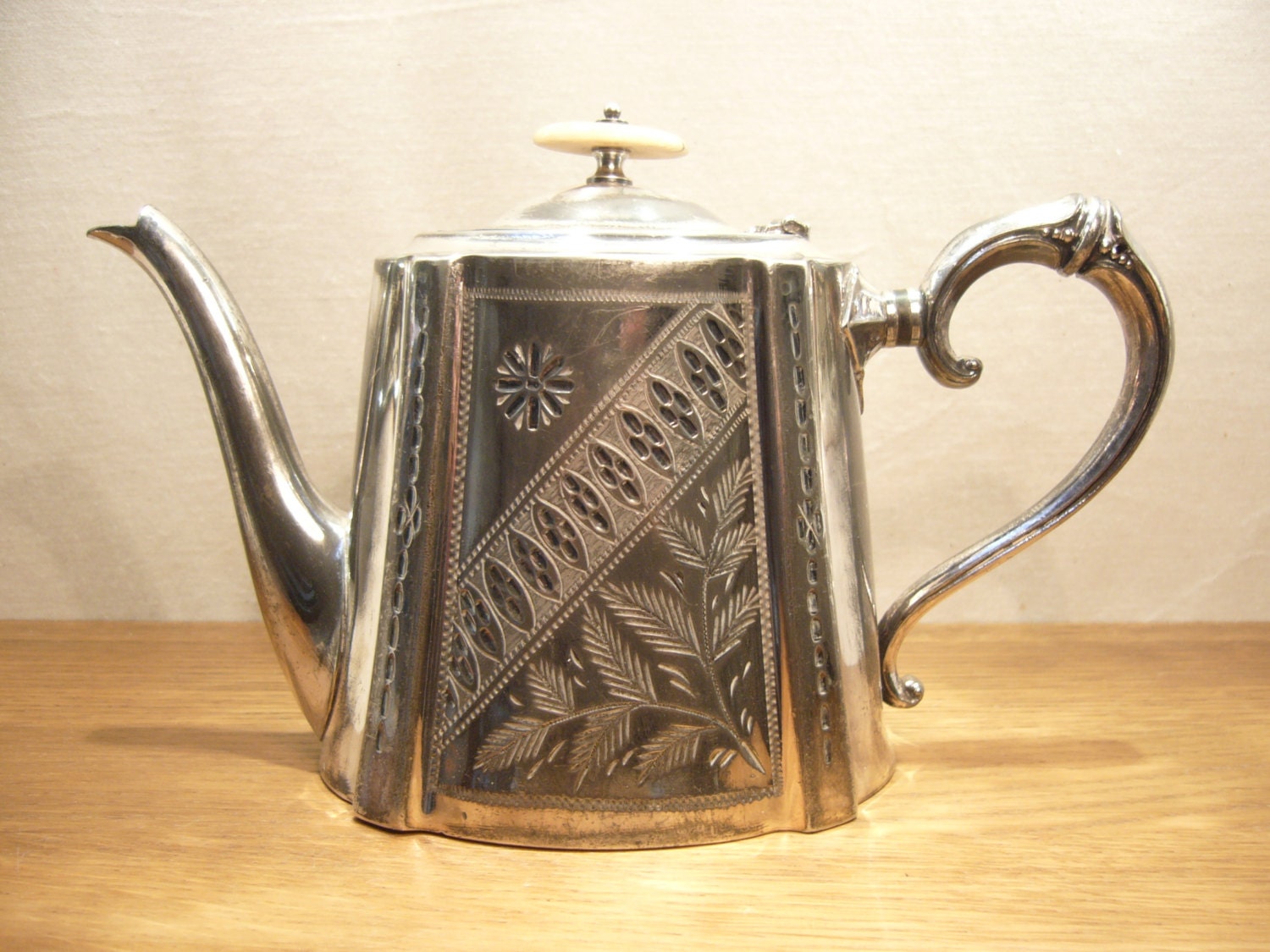 Vintage 1920s silver plated EPBM teapot by Daniel & Arter