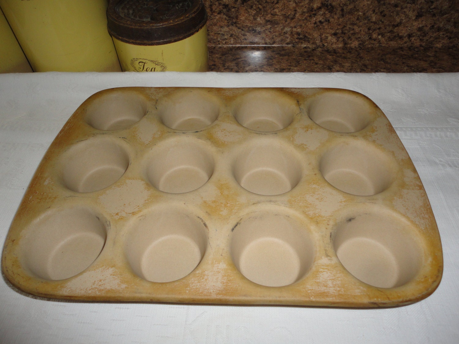 The Pampered Chef Muffin Stoneware 12 Count By TammysFindings